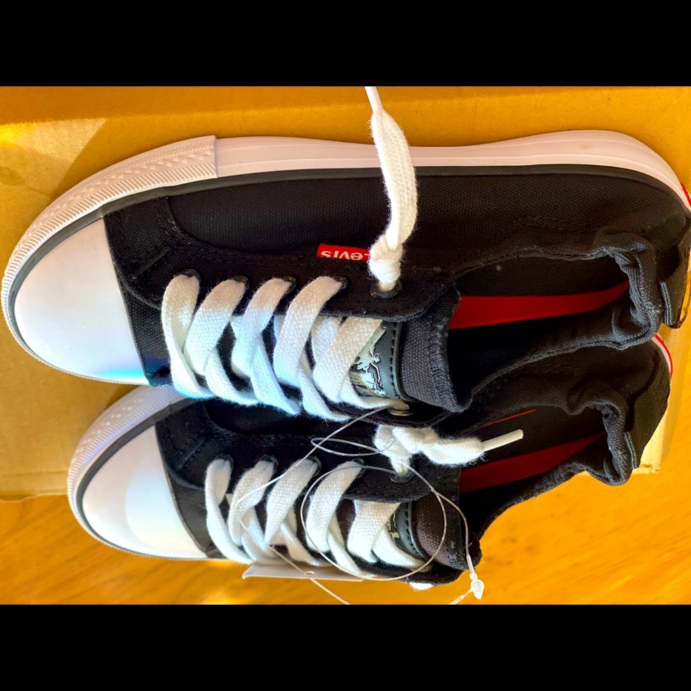 Levi’s girl sneakers size 2 - Picture 2 of 4